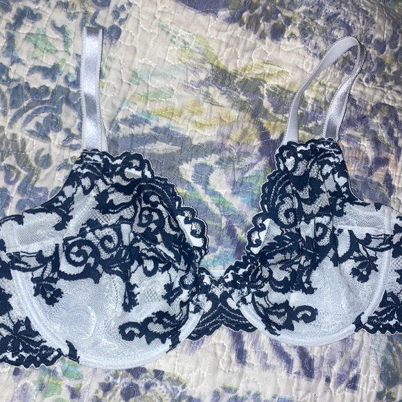Light & Dark Blue Wacoal Lace Unlined Bra - Size 34DDD - BNWOT - Picture 5 of 10